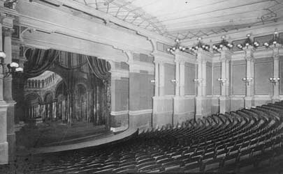 Bayreuth Festpspielhaus, seats and arches